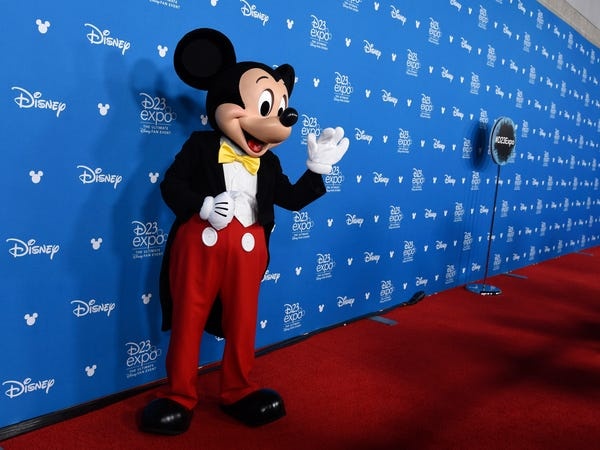 Thuong hieu gia tri nhat anh 11