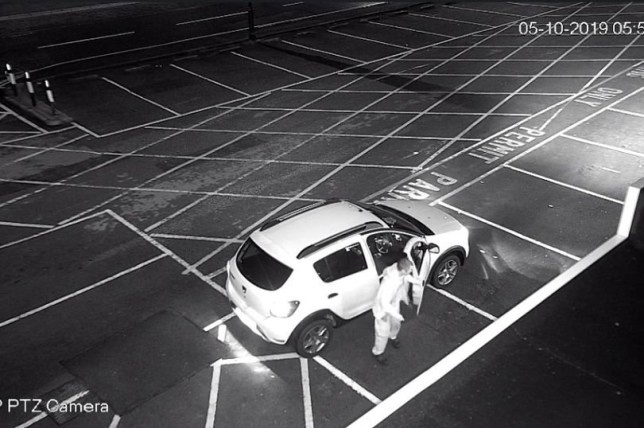 Nguoi dan ong bi phat 111 USD anh 1