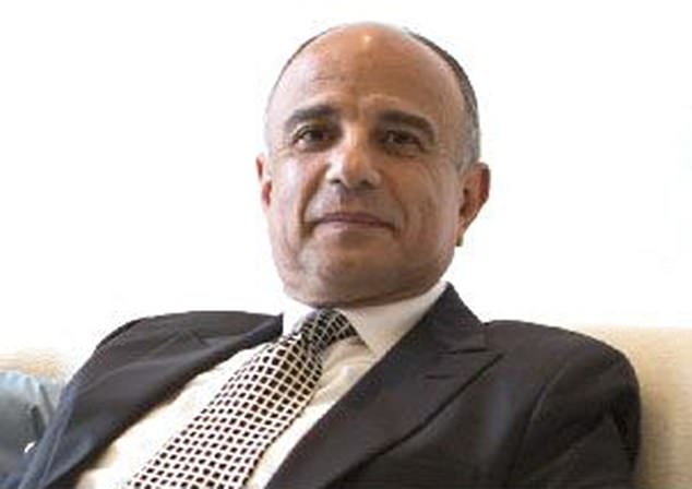 Ban gai cu bi trum buon vu khi sa thai vi tu choi lam no le tinh duc hinh anh