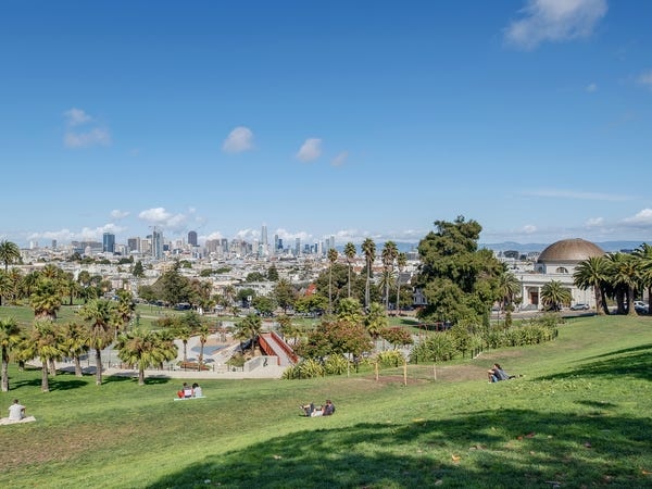 Can nha xay lai tu nha tho anh 1