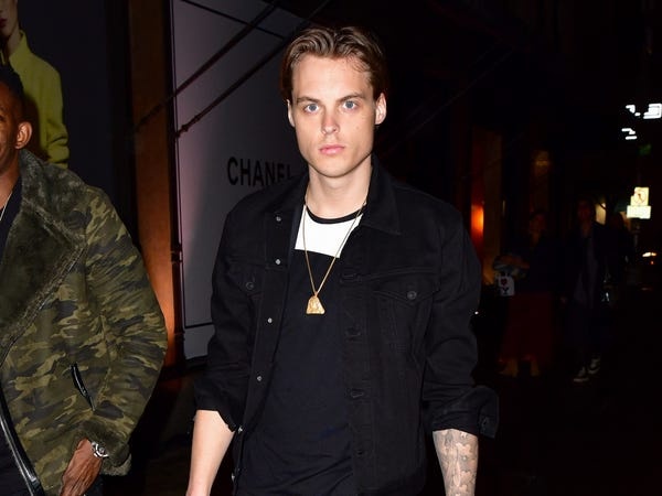 5 ty phu USD tre nhat anh 19