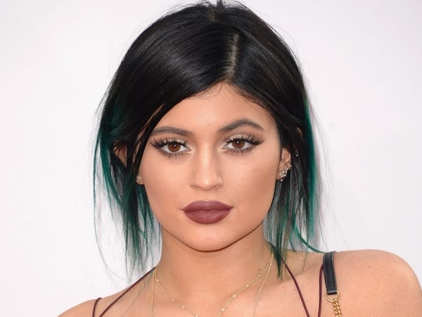 5 ty phu USD tre nhat anh 6