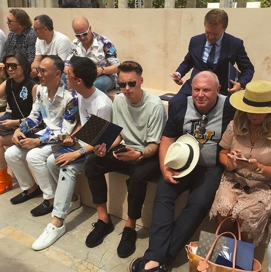 5 ty phu USD tre nhat anh 18