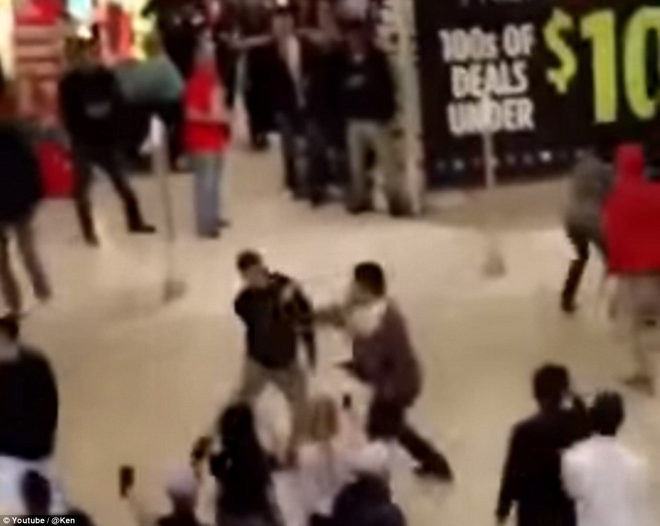 Hon loan vao ngay Black Friday anh 7