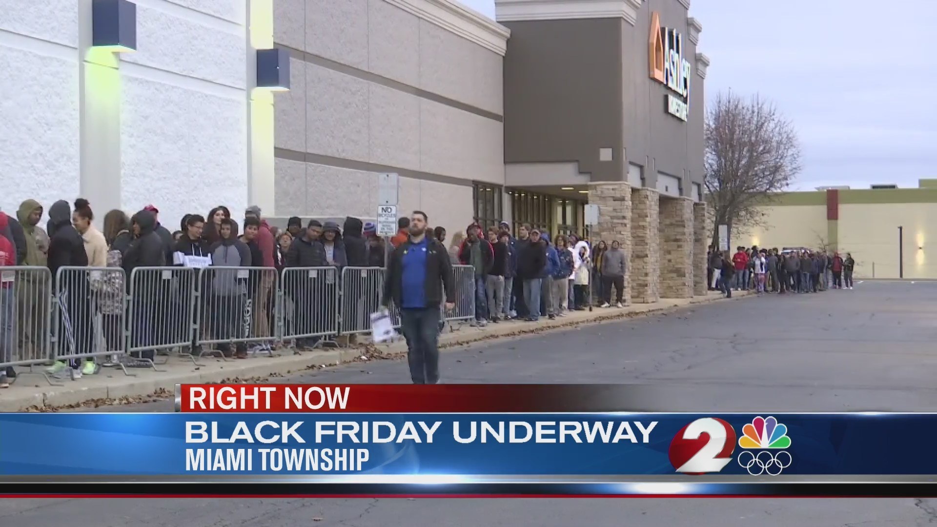 Ngay hoi mua sam Black Friday anh 4