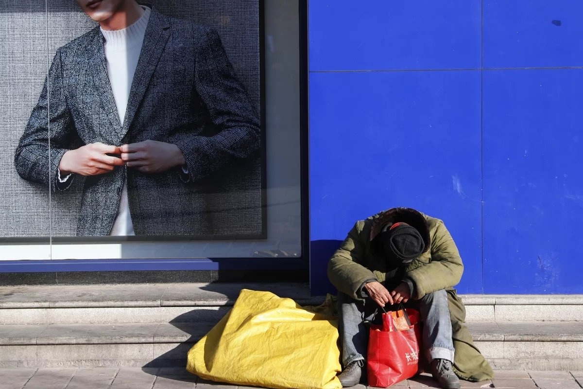 Bat on tai chinh bung len khap noi tai Trung Quoc hinh anh