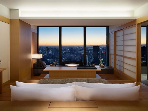 10 khach san xa xi anh 1