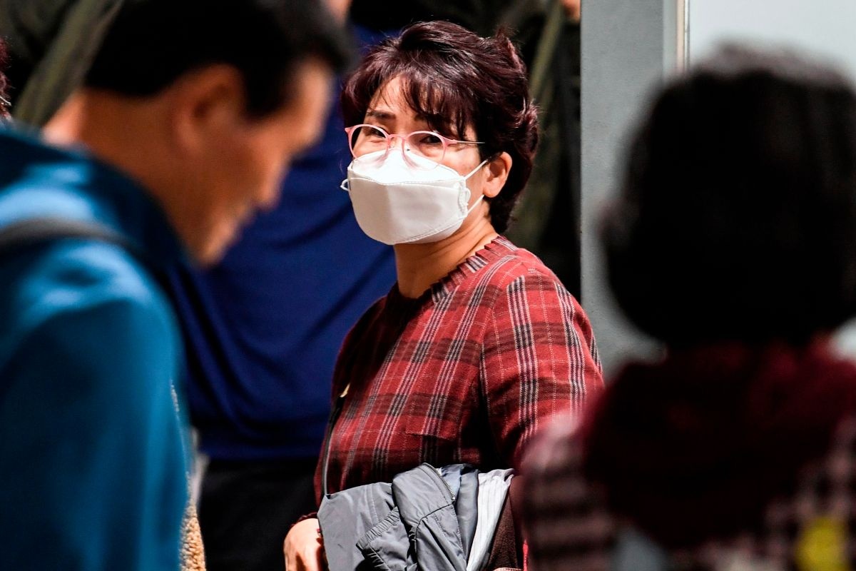 khau trang chay hang vi dich virus corona anh 5