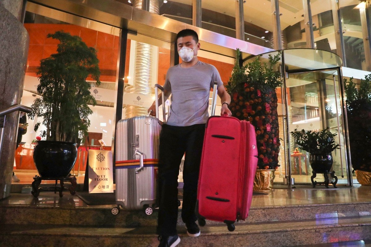 Nhung khach san khong nguoi vi virus corona hinh anh