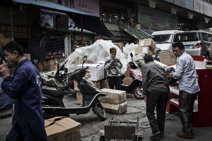 Bac Kinh hoang vang vi virus corna anh 10