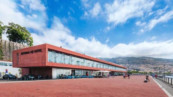 Khach san cua CR7 anh 1