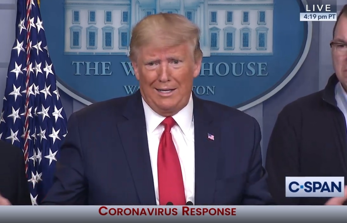 Ong Trump than tho mat hang ty USD khi nuoc My lo chong dich Covid-19 hinh anh