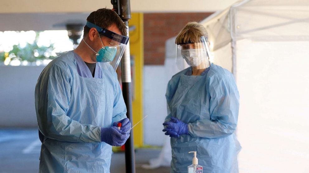 Gia thiet bi y te tang gap 50 lan tai My, ong Trump bi chi trich hinh anh