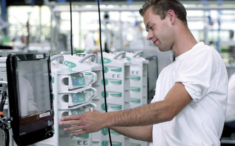 Ty phu tre nhat anh 9