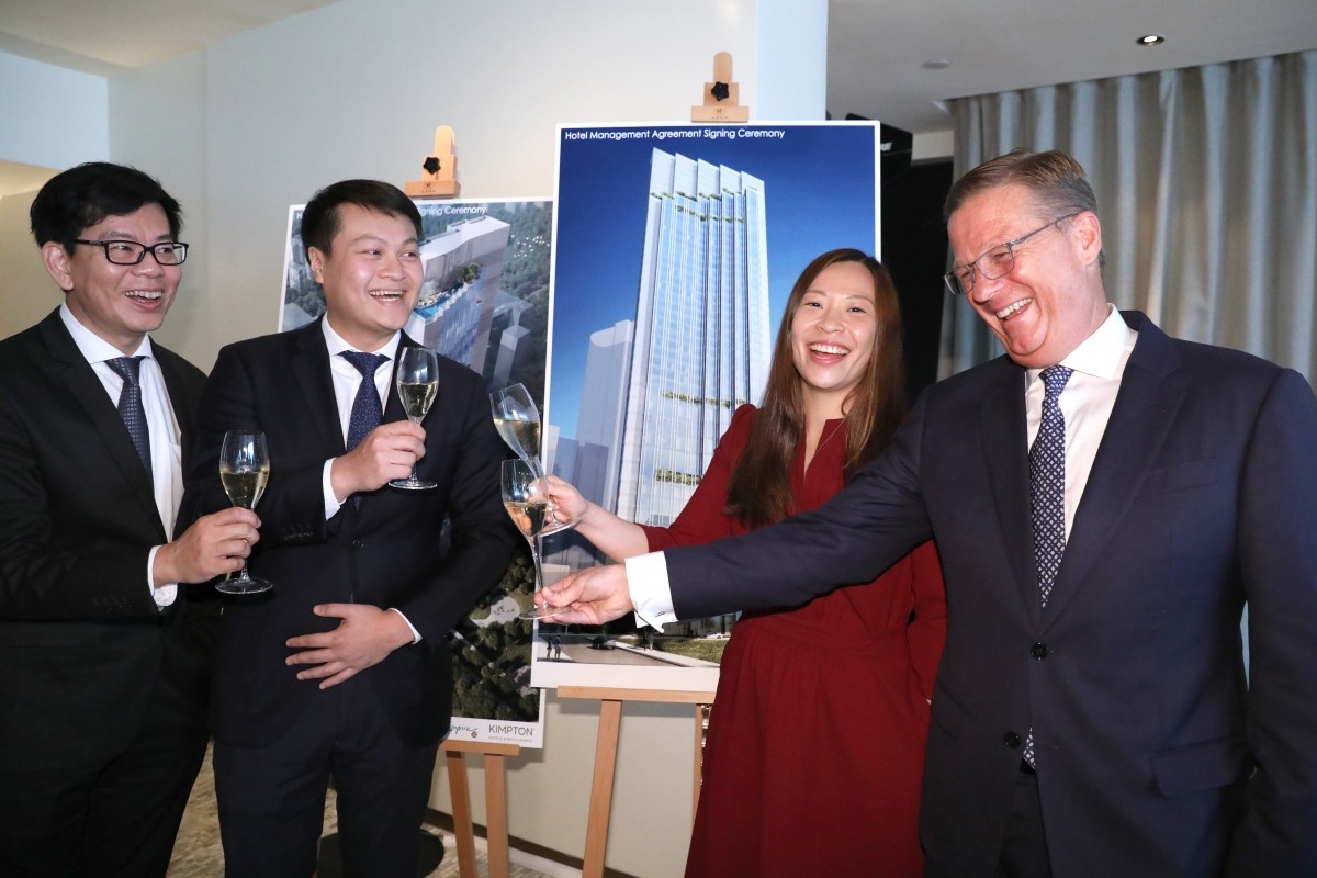 Ty phu tre nhat anh 4