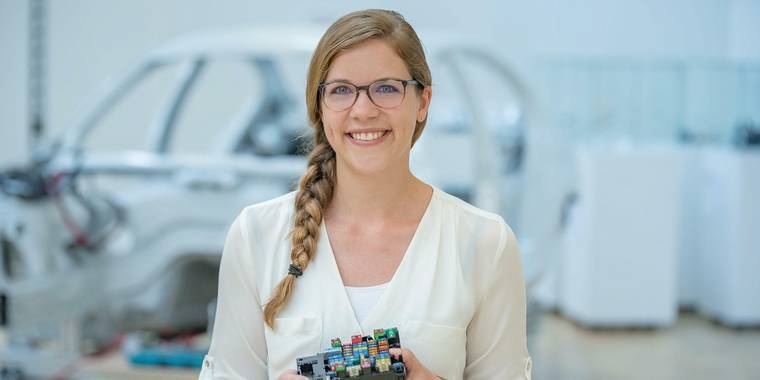 Ty phu tre nhat anh 8