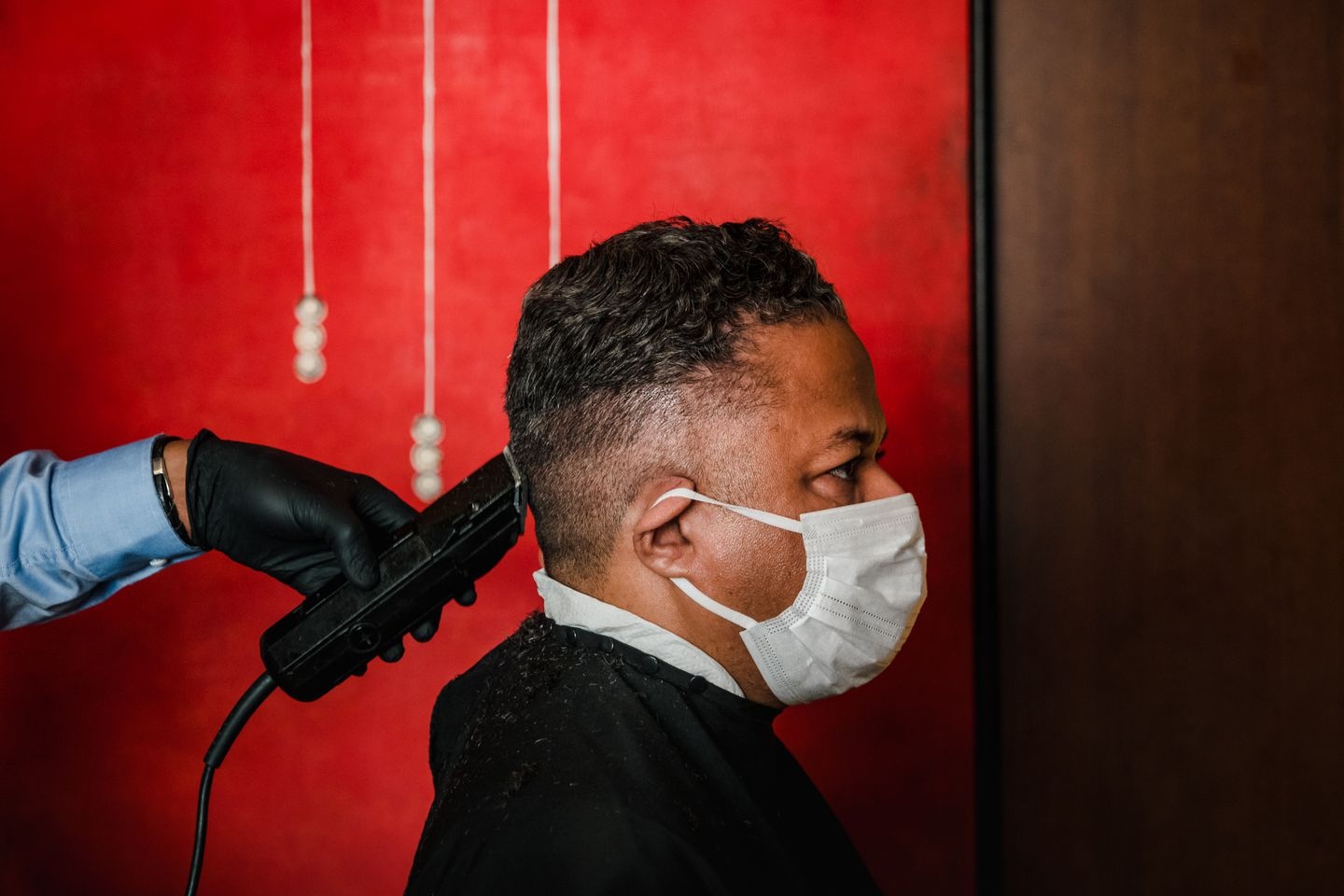 Sau giay ve sinh, nguoi My do xo mua tong do, thuoc nhuom toc hinh anh