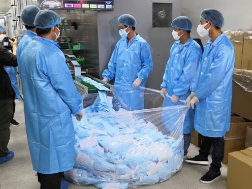 Chat luong te hai cua nganh san xuat khau trang Trung Quoc hinh anh