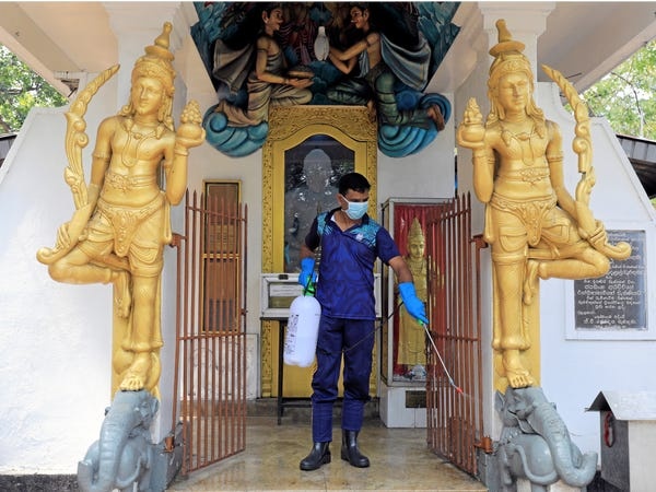 Du lich toan cau anh 12