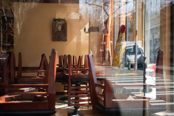 Nhat ky chu nha hang My mac ket trong con bao Covid-19 hinh anh