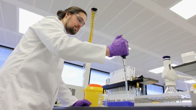 Phat trien vaccine anh 1