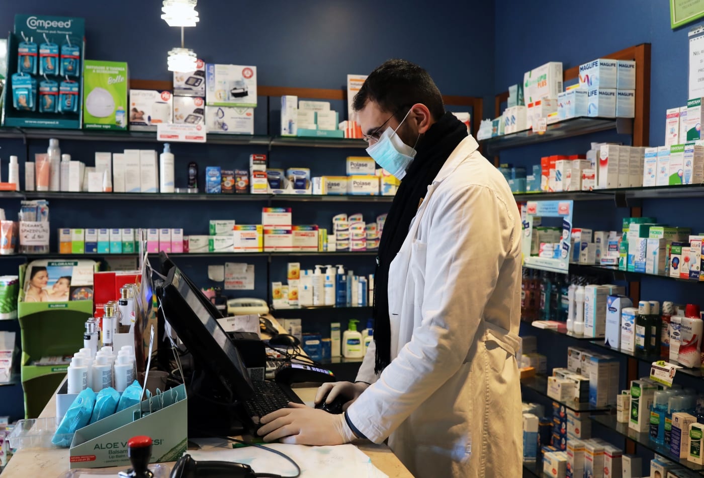 Nguoi My o at mua thuoc sot ret tri Covid-19 hinh anh