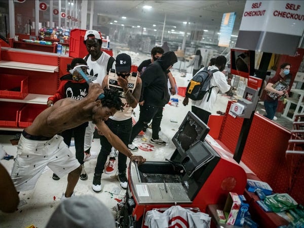 Bieu tinh o Minneapolis anh 2