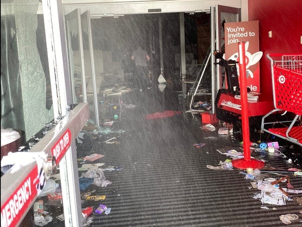 Bieu tinh o Minneapolis anh 4