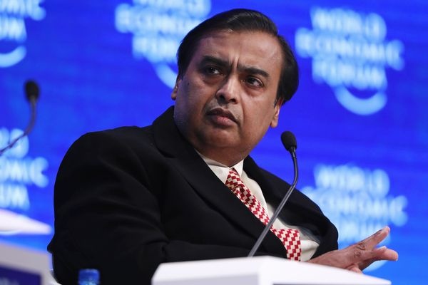 Canh tay phai cua Mukesh Ambani anh 2