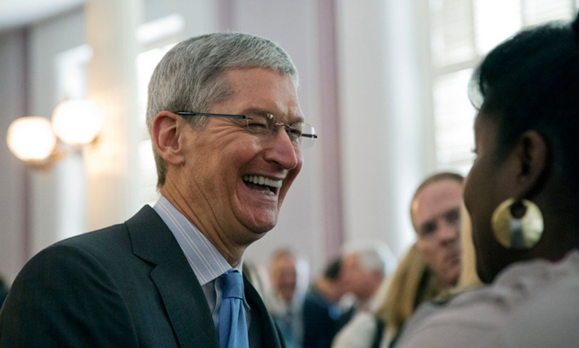 Apple duoi thoi Tim Cook anh 2