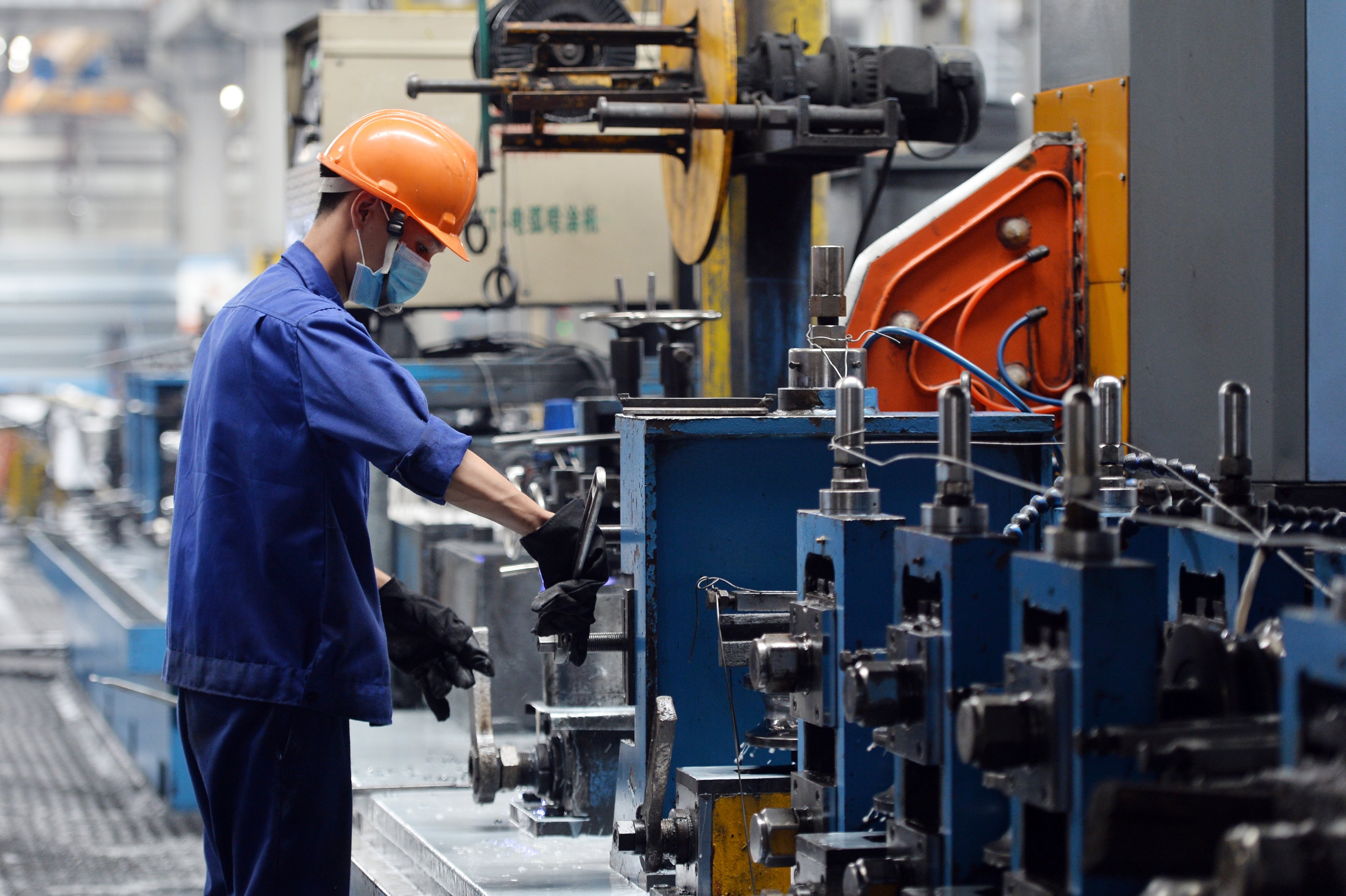 ADB du bao GDP Viet Nam tang 1,8% nam nay hinh anh