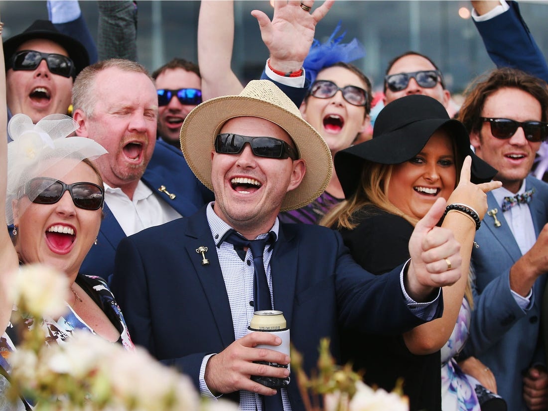 Vi sao nha giau chau A do tien ve Singapore? hinh anh