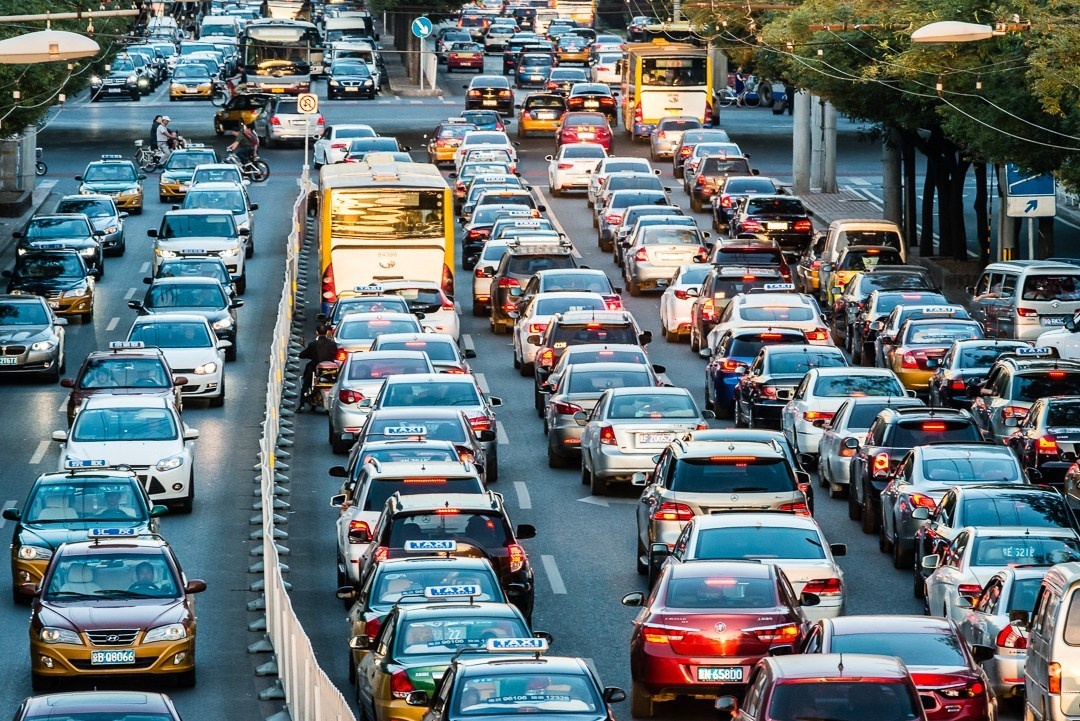 Sau Jack Ma, den luot dai gia xe dien roi vao tam ngam cua Bac Kinh hinh anh