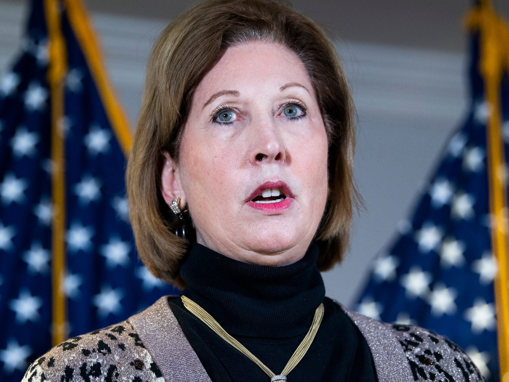 Hang may kiem phieu doi luat su cua ong Trump boi thuong 1,3 ty USD hinh anh