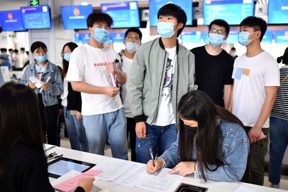 'Con ac mong' tuoi 35 doi voi nguoi lao dong Trung Quoc hinh anh