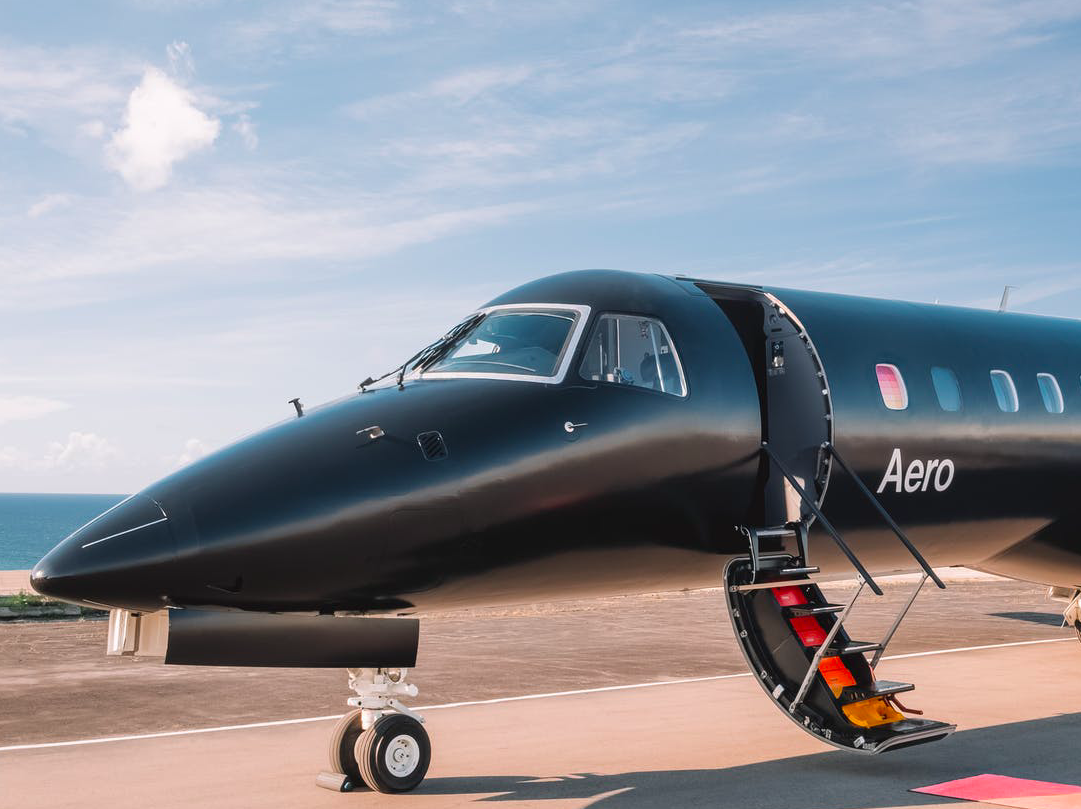 Ben trong chuyen bay 'khong Covid-19' danh cho gioi nha giau hinh anh