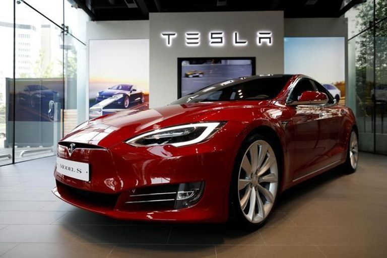Xe dien Tesla anh 2