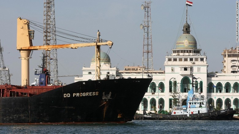 Tac nghen kenh dao Suez anh 2