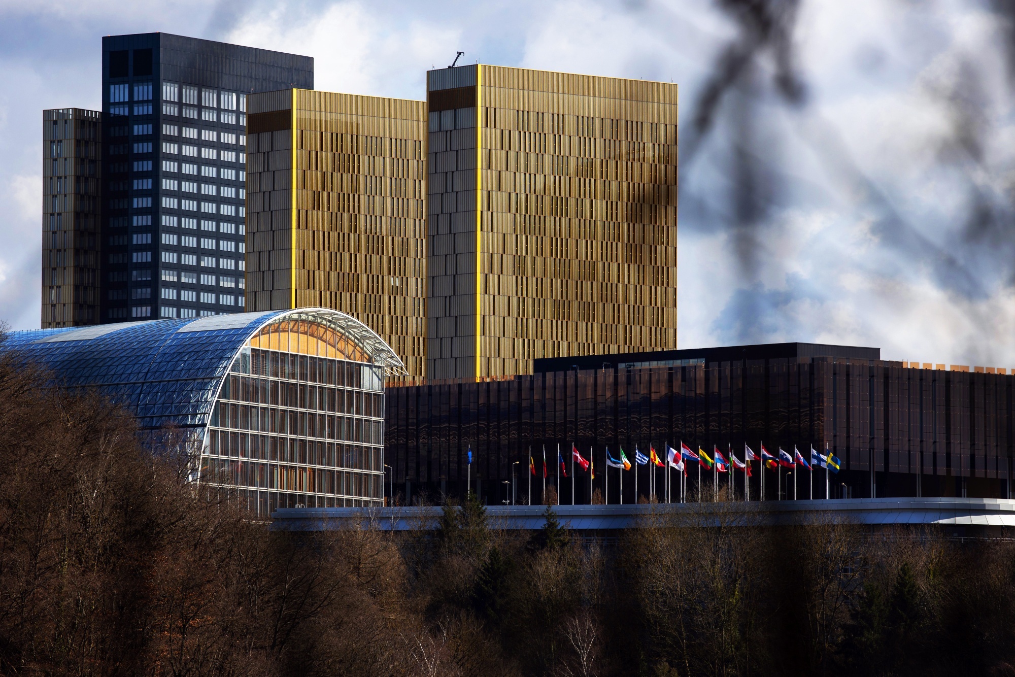 Nhan vien ngan hang anh 2