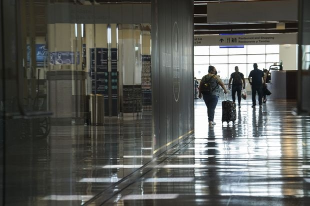 Tiem vaccine Covid-19 anh 2