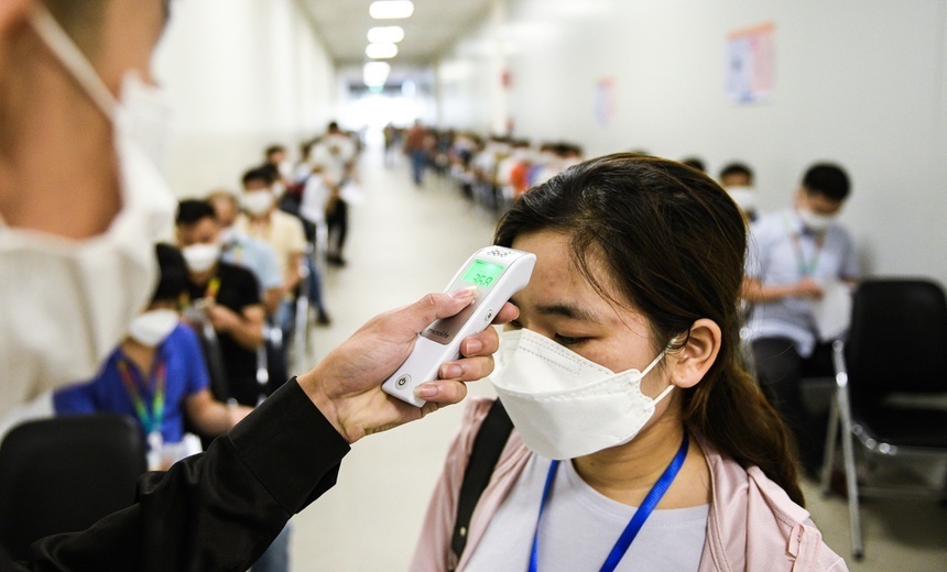 'Viet Nam nen uu tien tiem vaccine cho nguoi lao dong nganh san xuat' hinh anh