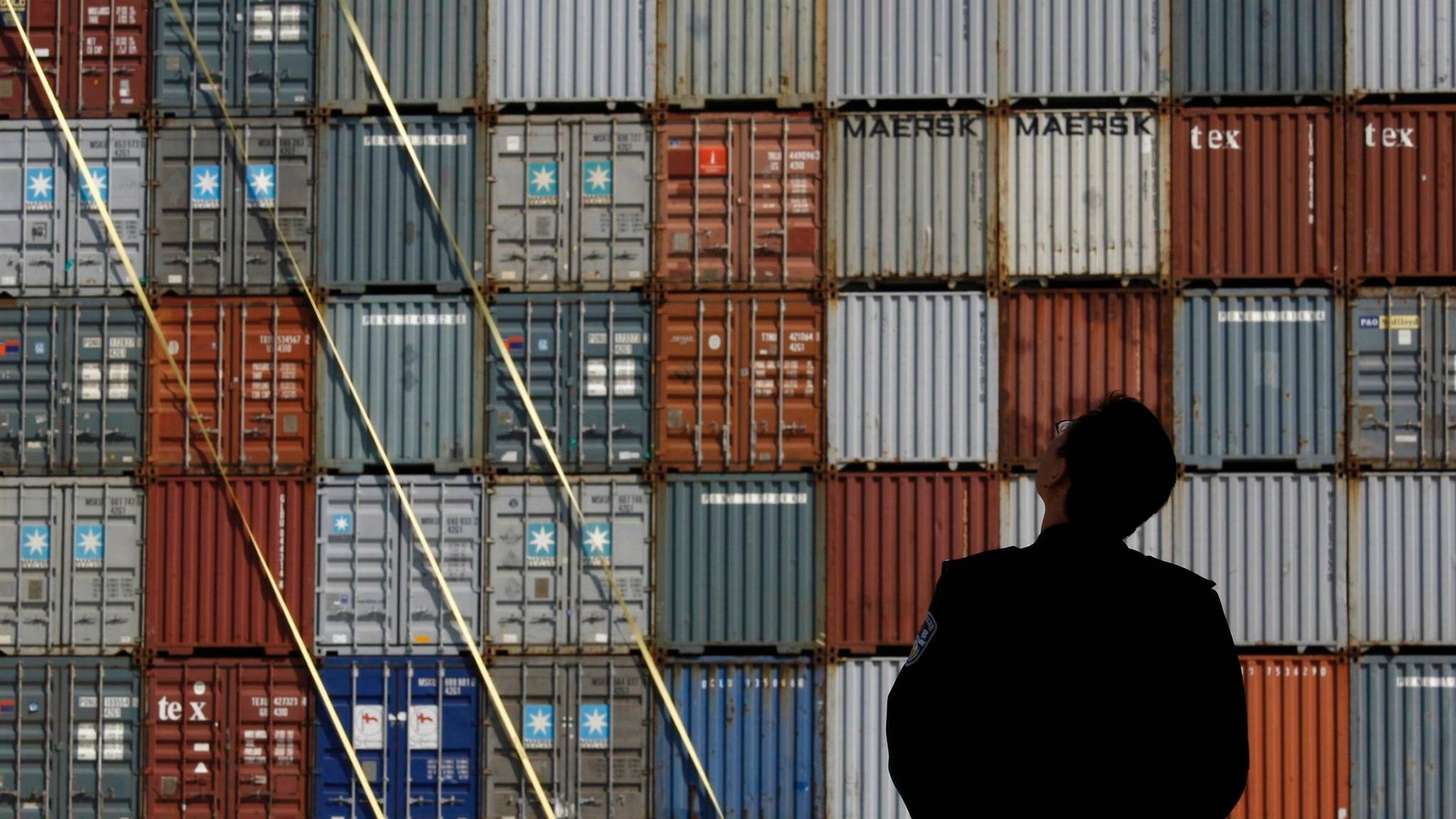 Cac o dich Covid-19 tai Trung Quoc, Dai Loan day gia hang hoa tang vot hinh anh