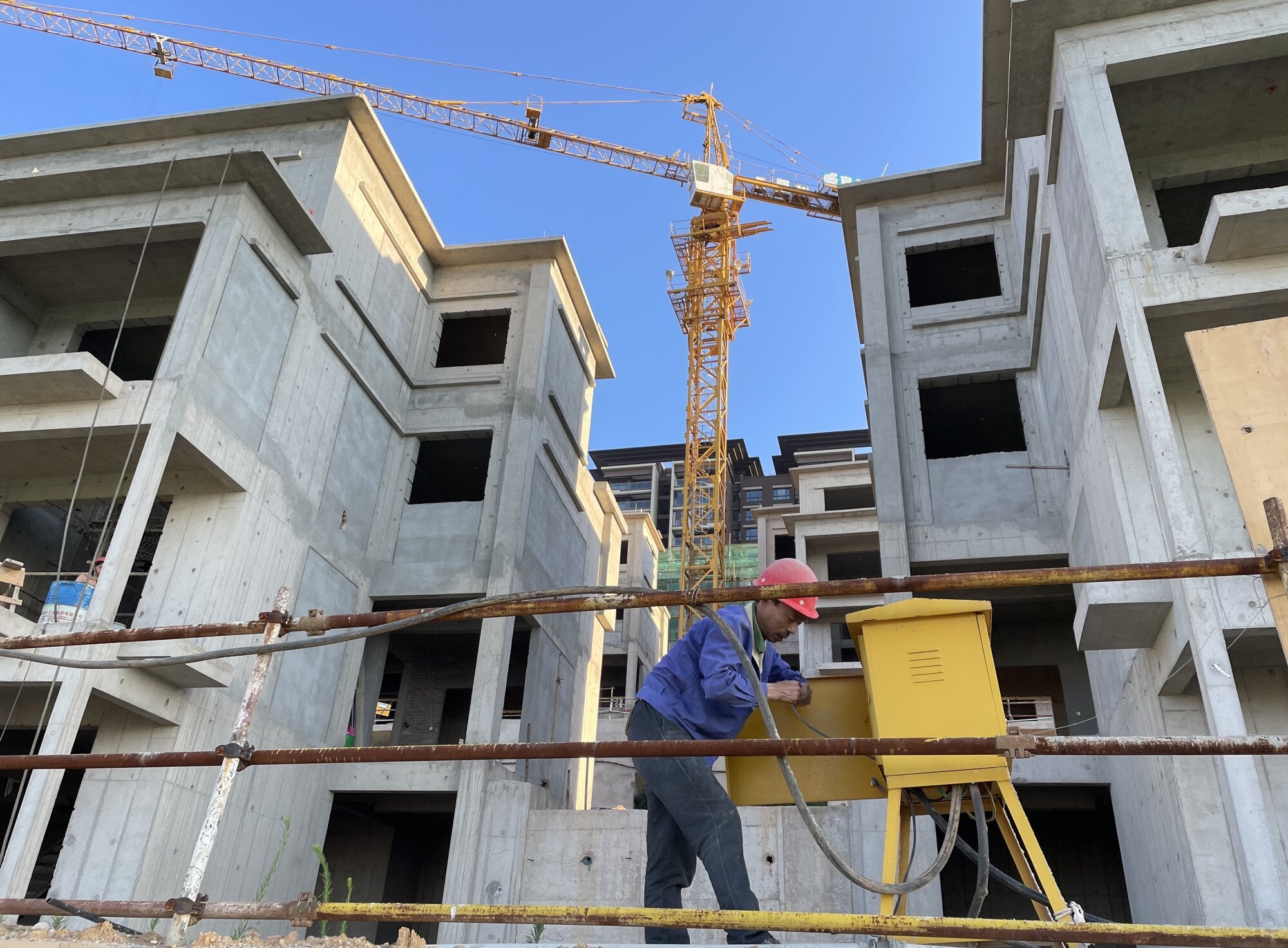 Xay dung trai phep anh 4