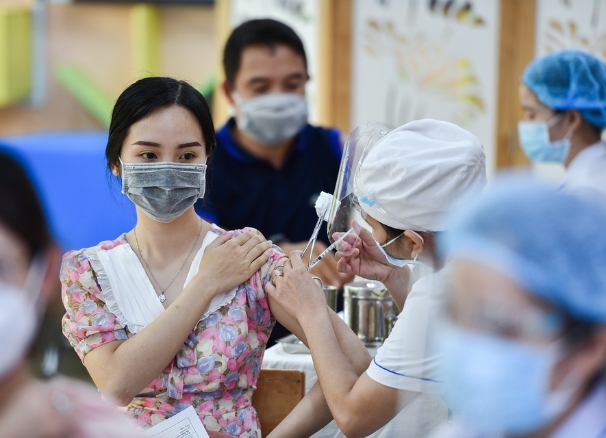 IMF: 'Mo rong quy mo tiem chung la dieu quan trong nhat voi Viet Nam' hinh anh