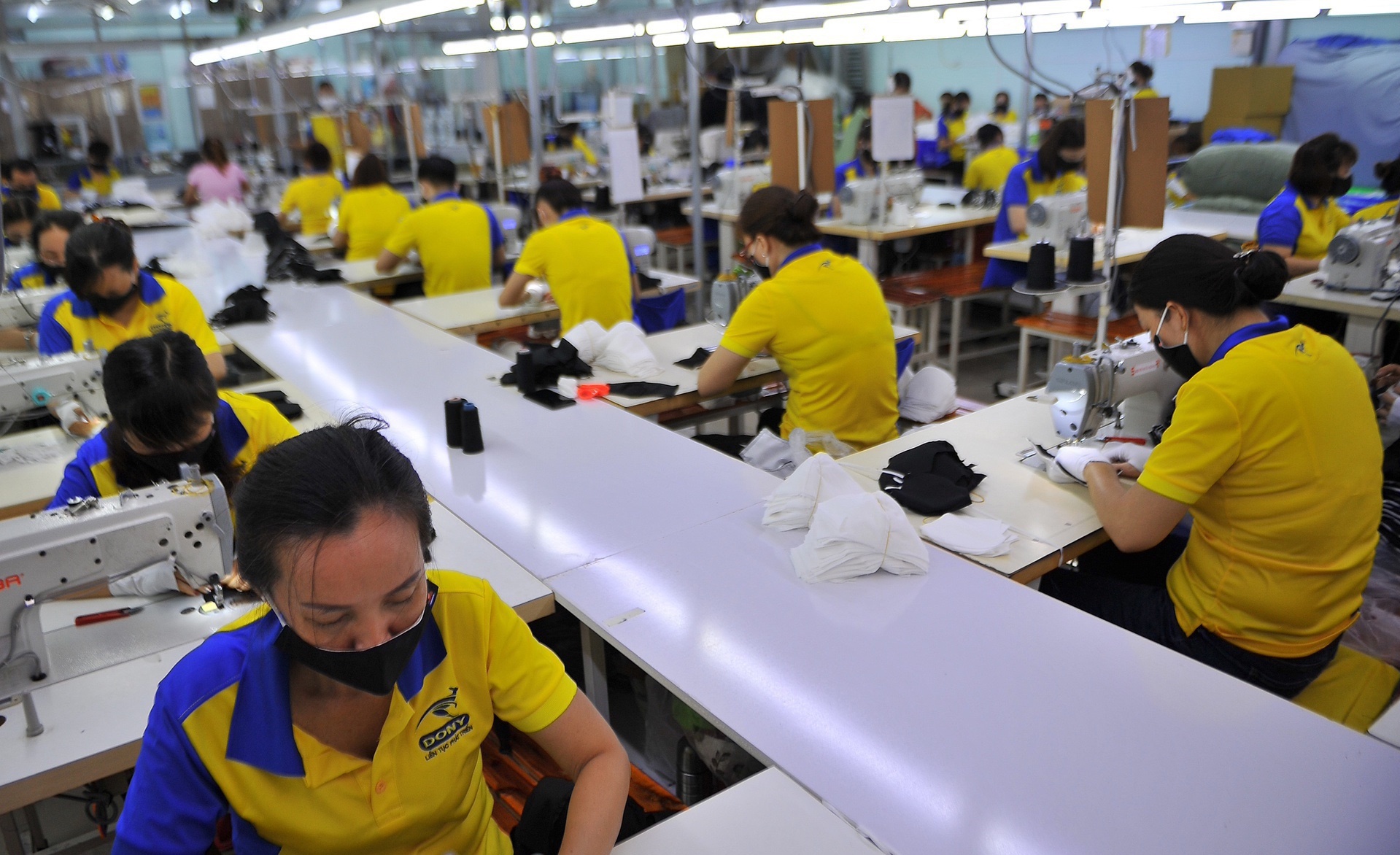 Viet Nam thanh nha xuat khau hang may mac lon thu 2 the gioi hinh anh