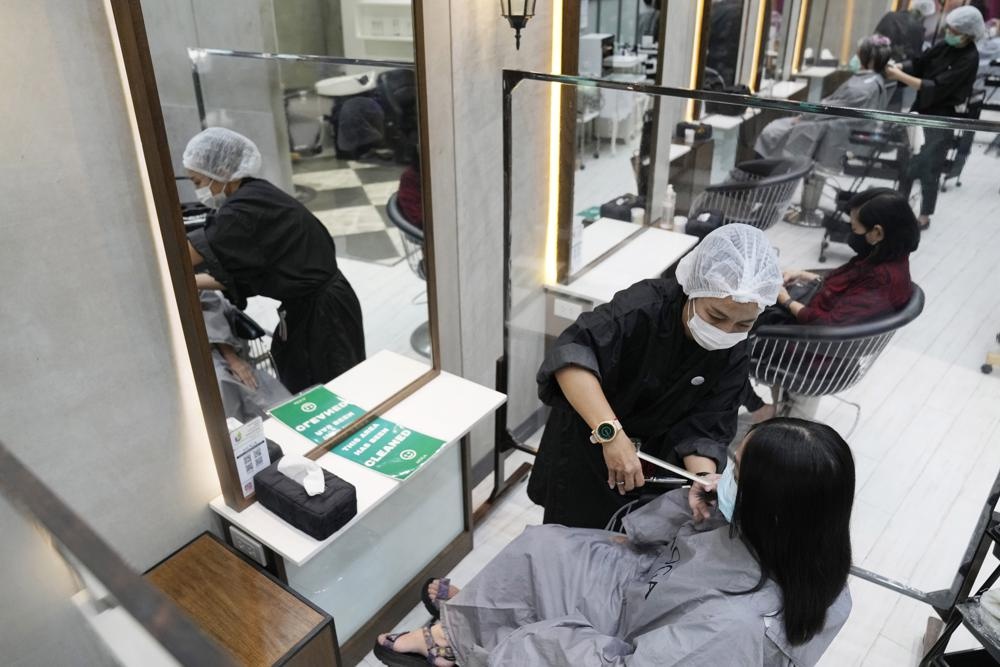 Thai Lan hoan mo cua kinh te vi trien khai tiem chung cham hinh anh