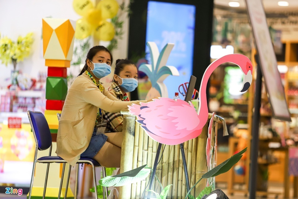 Thi truong ban le anh 2