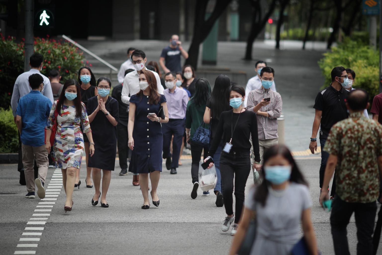 Dong Nam A chat vat can bang muc tieu chong dich, dam bao sinh ke hinh anh