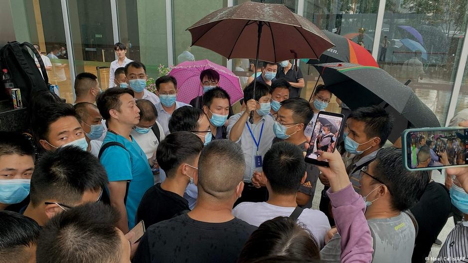 Ho no 300 ty USD nguy hiem cua China Evergrande hinh anh