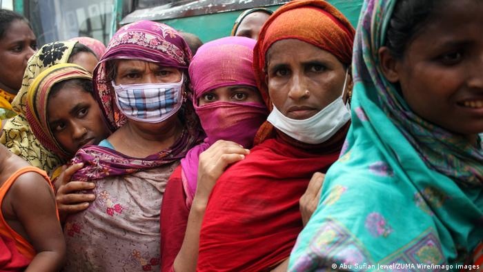 Bat chap Covid-19, gioi sieu giau cang giau hon hinh anh